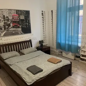 https://coco-apartment-1.krakowhotelspoland.com